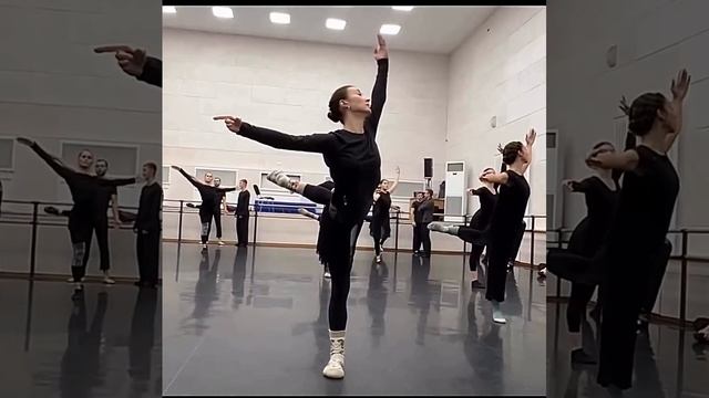 АДАЖИО НА СЕРЕДИНЕ -ГУЗЕЛЬ смотреть онлайн