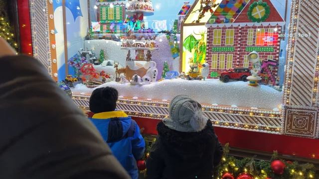 🎄Нью-Йорк огни Рождества и праздничная прогулка Мидтаун Манхэттен магия 2025✨ смотреть онлайн