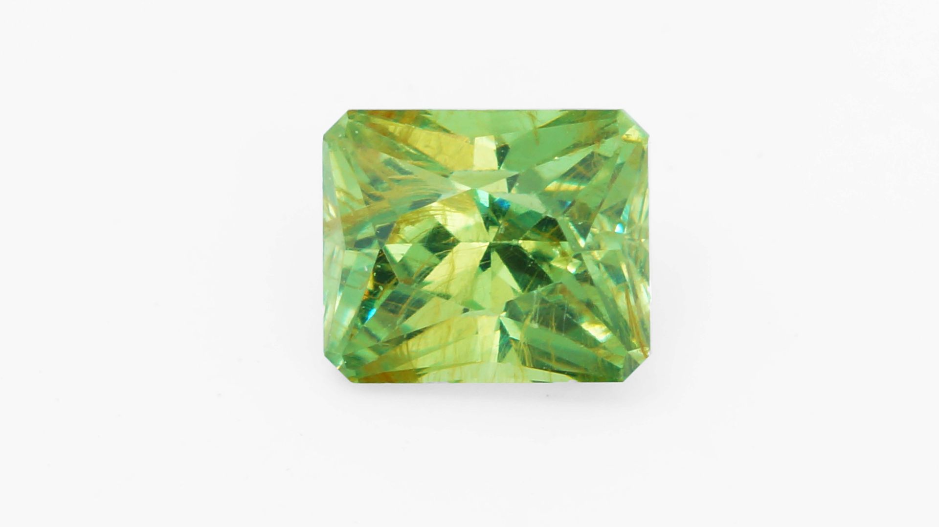 Демантоид Гранат 0.50 карат смотреть онлайн