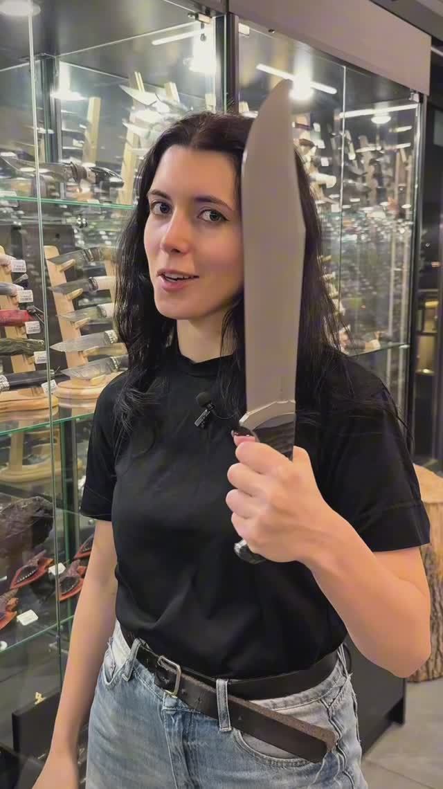 Тяжесть это хорошо!😁так говорят ножеманы и они чертовски правы💪🏼 #ножи #edc  #knife #юмор #качок