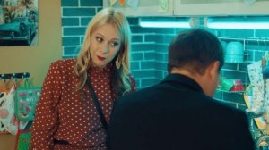 СашаТаня. Саша учитит Катю водить машину, а Лиля подумала, что Саша изменяет Тане с её же сестрой.