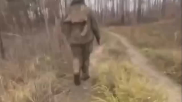 Подрыв нашего бойца на мине 🙏 смотреть онлайн