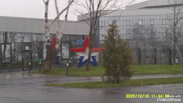 Мариуполь 🌇 сейчас.Нахимовское училище, снег ❄️ смотреть онлайн