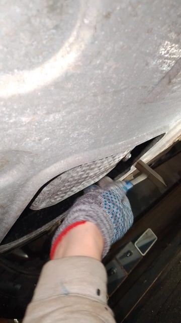 Готовим сливную пробку что бы сорвать без потерь!) смотреть онлайн