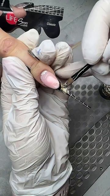 Арочный миндаль на нижних формах в технике Выкладной френч #nails #ногти #маникюробучение