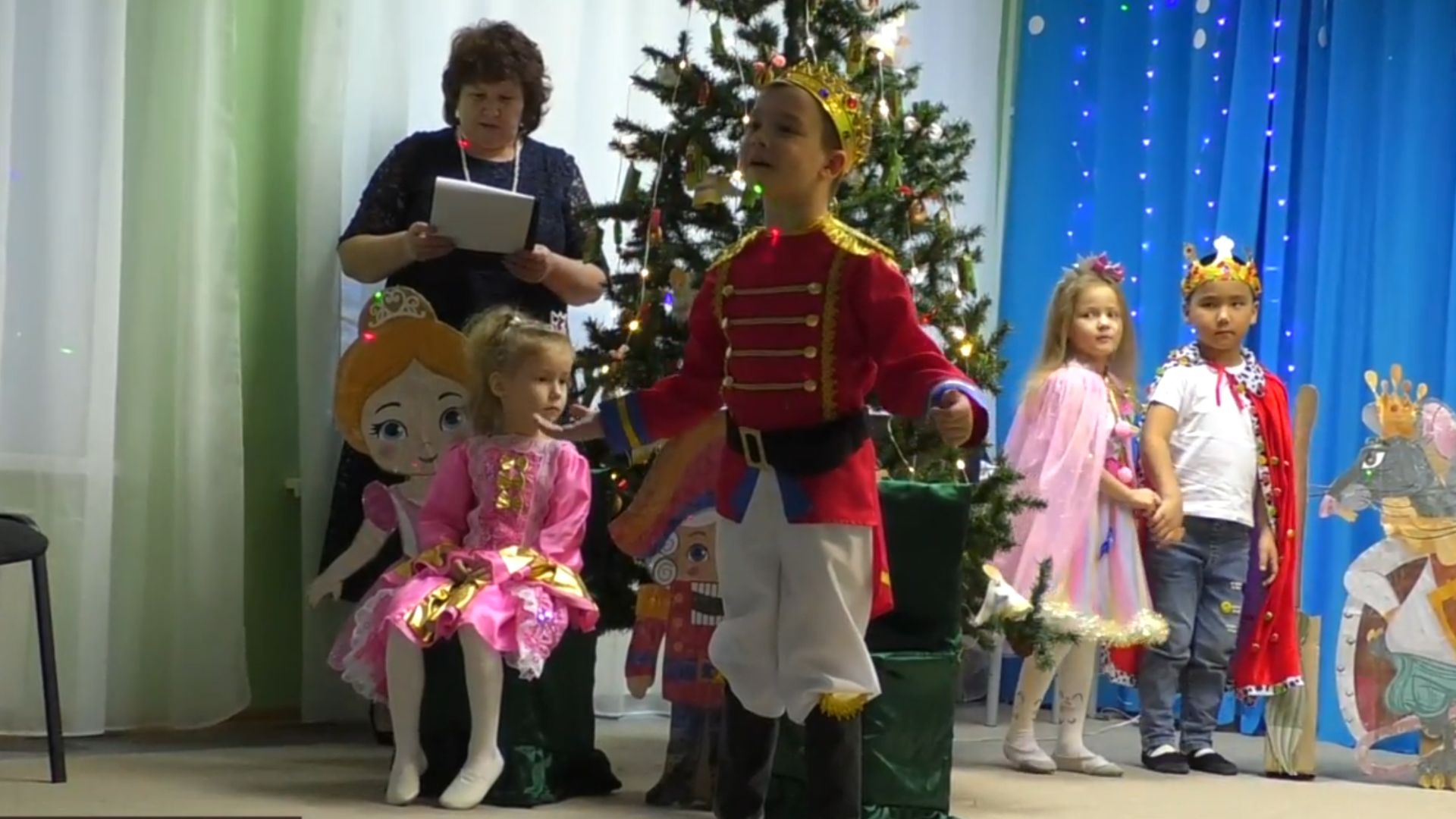 В магаданском детском саду № 33 малыши рассказали о казачьей культуре смотреть онлайн