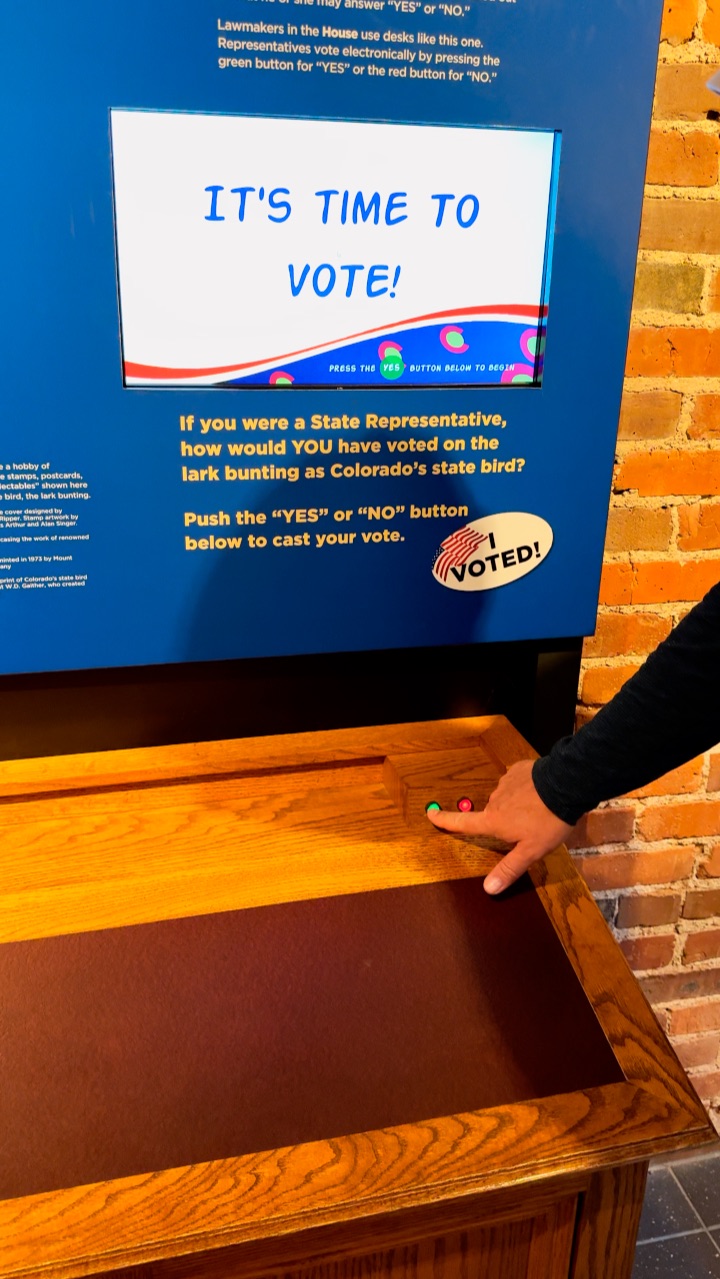 Стол для голосования в США #Денвер смотреть онлайн