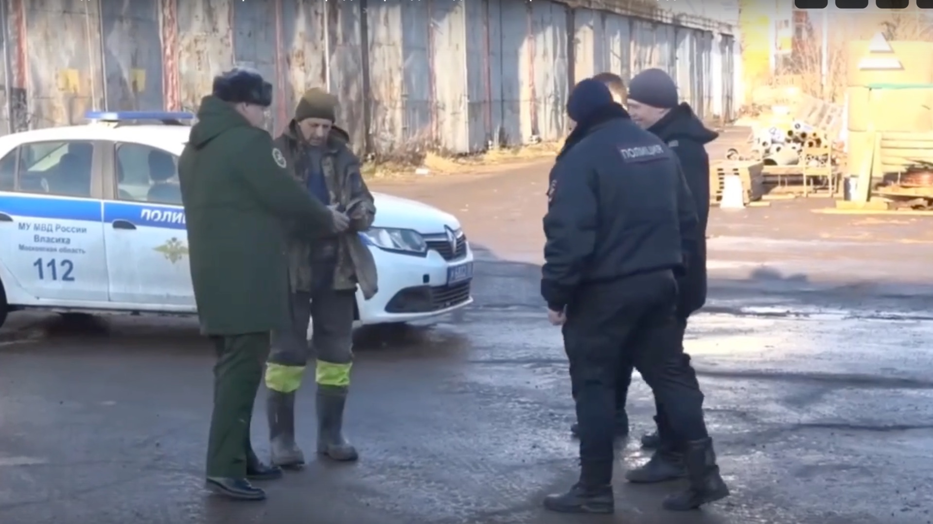 Военные следователи СК России провели очередной рейд на одной из строительных площадок смотреть онлайн