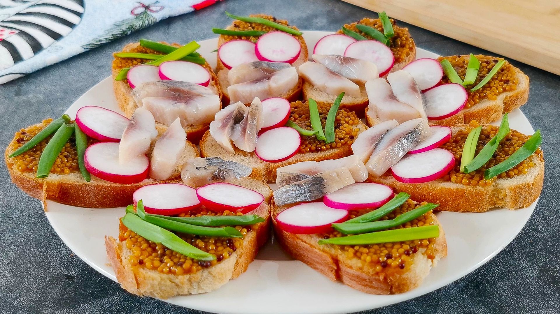 Вкусная закуска на Новый Год. Быстро и просто смотреть онлайн