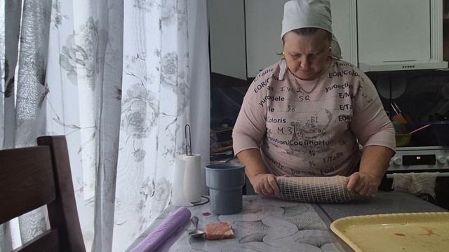 Первый раз сделала такую рыбку/ натопила жир для покупателя/ колбаску заготовку смотреть онлайн