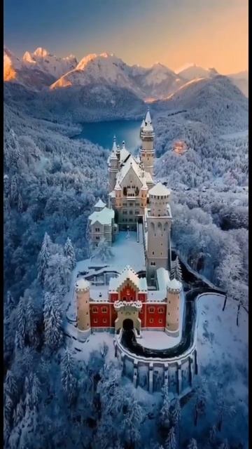 Замок в Германии. Построил Людвиг II . смотреть онлайн