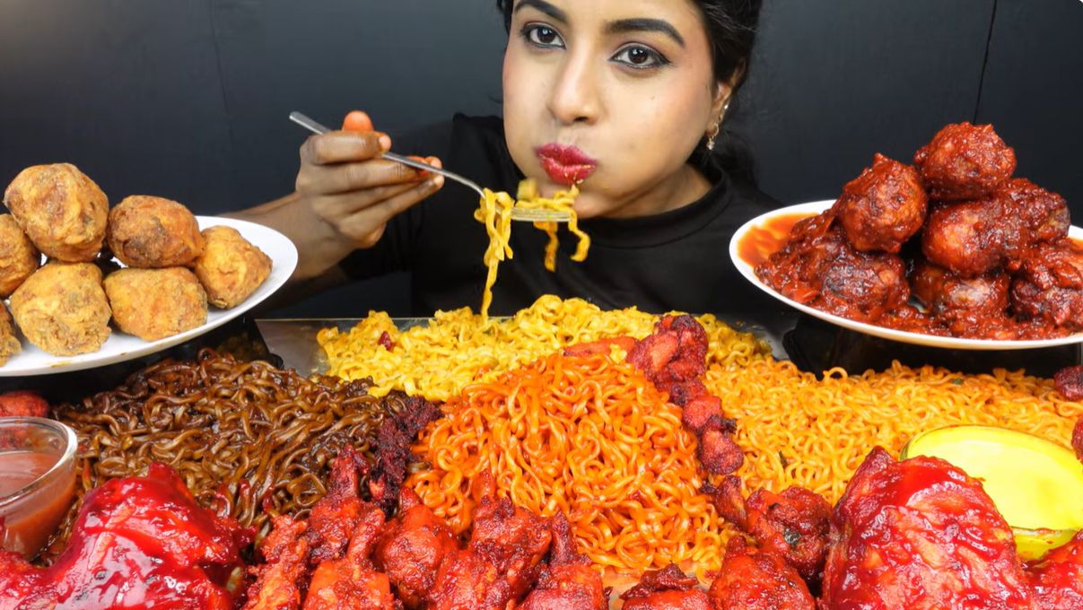 🔥🍲 Мукбанг и Mukbang : ИСПЫТАНИЕ ОГНЁМ ДЛЯ ИНДИАНКИ! 🌶️ Корейская острота смотреть онлайн