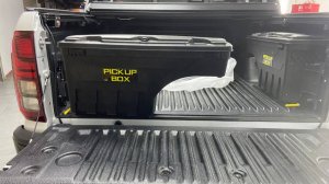 ЯЩИК (ПОВОРОТНЫЙ) БОКОВОЙ В КУЗОВ ПИКАПА L200 6 gen.