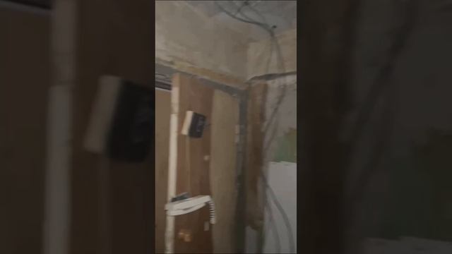 Делаем новую электропроводку в квартире 50 кв/м электропроводка открытая по потолку что успели сд смотреть онлайн