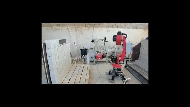66. Забираем с паллеты кирпичи и кладем на конвейер роботом BORUNTE
