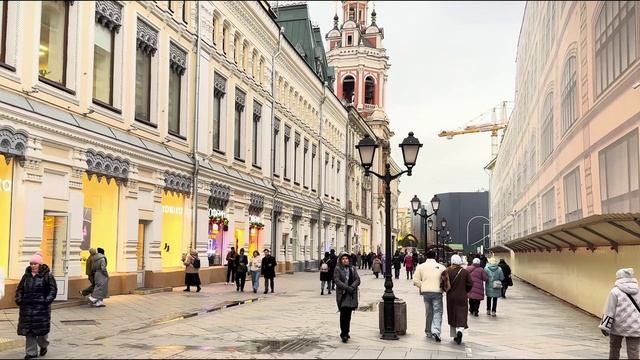 Новогодняя Москва: Зимний день, праздничные улицы в ожидании чуда 🌆❄️ смотреть онлайн