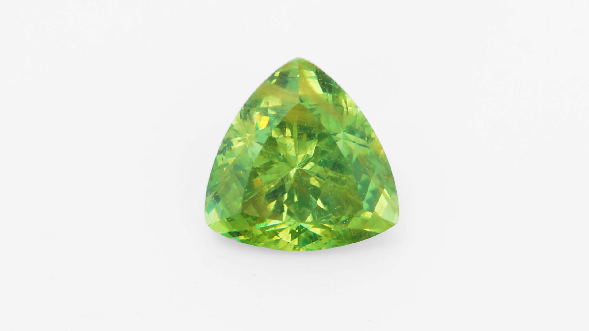 Демантоид Гранат 0.64 карата смотреть онлайн