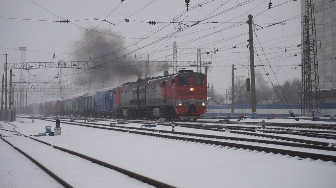 Тепловоз 2ТЭ10М-3544. Полетел на Бийск. Звук 5Д49. смотреть онлайн