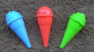 Мороженное и Герои в Масках Игрушки Сюрпризы : Детские формочки для песка и Цветные Лопатки | Малыши