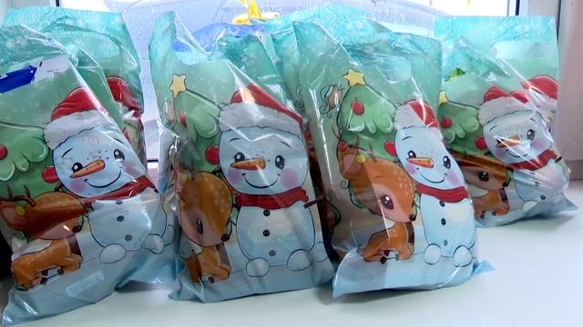 Новогодние посылки от школьников смотреть онлайн