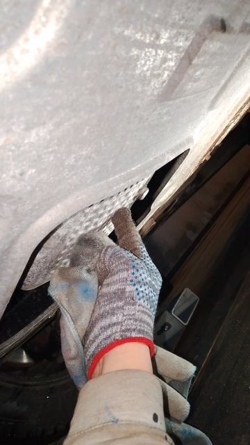 Пробку сорвал аккуратно и протер- как будто ничего и не было!) смотреть онлайн