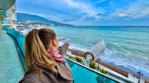 ЯЛТА в декабре. СТОИТ ли СЮДА ехать отдыхать в межсезонье? Набережная, готовимся к Новому году. КРЫМ