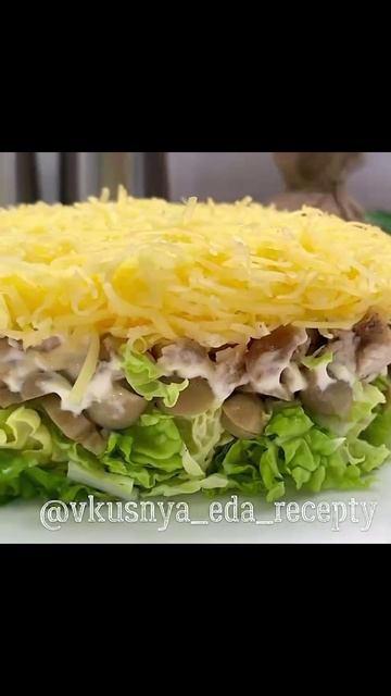 Лёгкий салат с курицей и сыром! смотреть онлайн