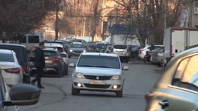 В Саратове сотрудник автомойки катался ночью на машинах клиентов смотреть онлайн