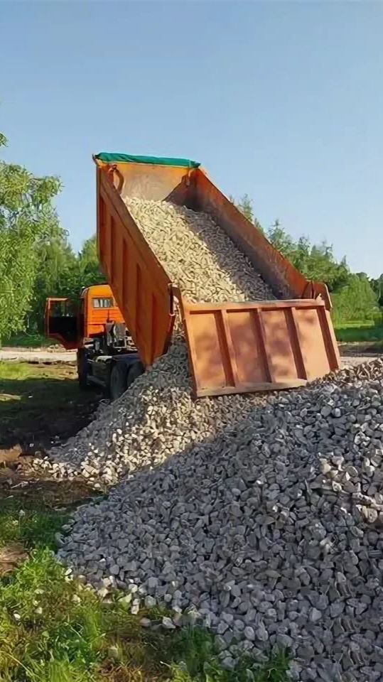 Откуда щебенка-С Кавказа вестимо!