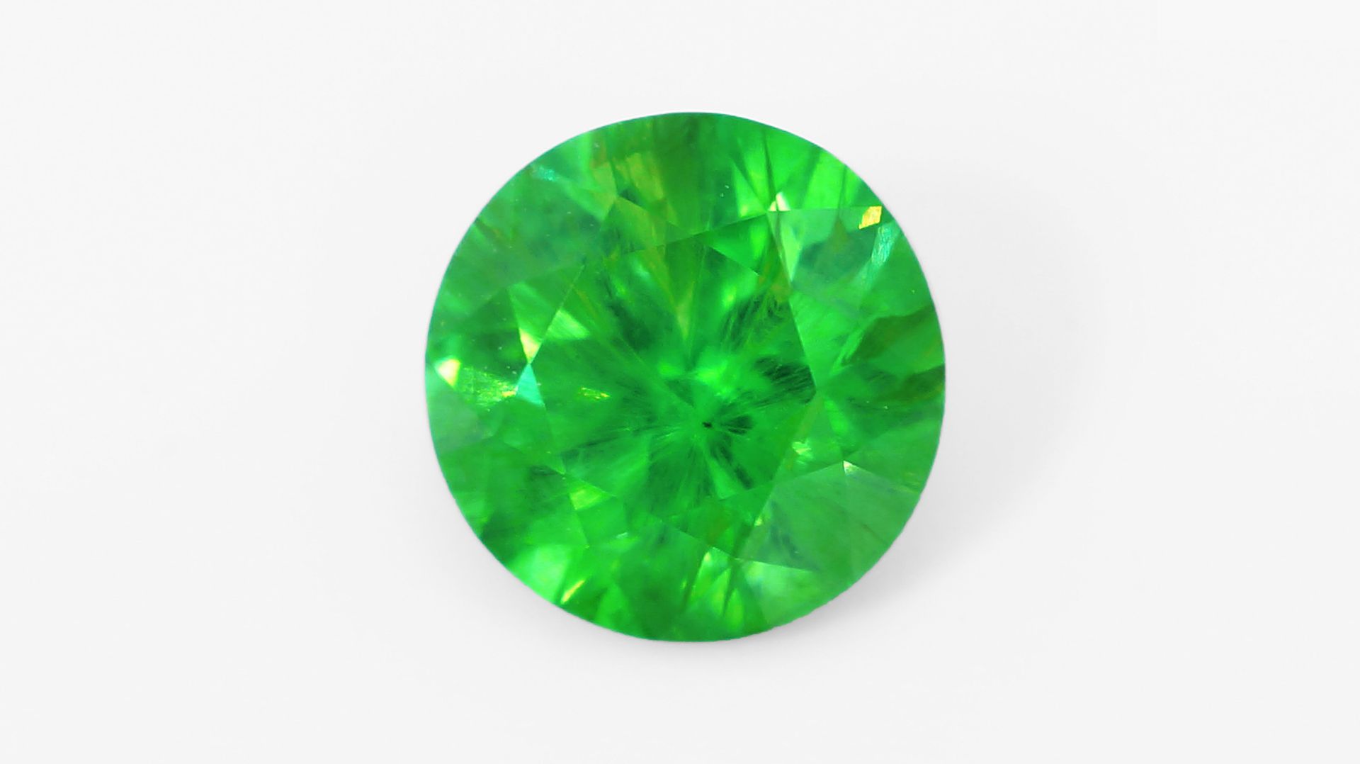 Демантоид Гранат 1.56 карат смотреть онлайн