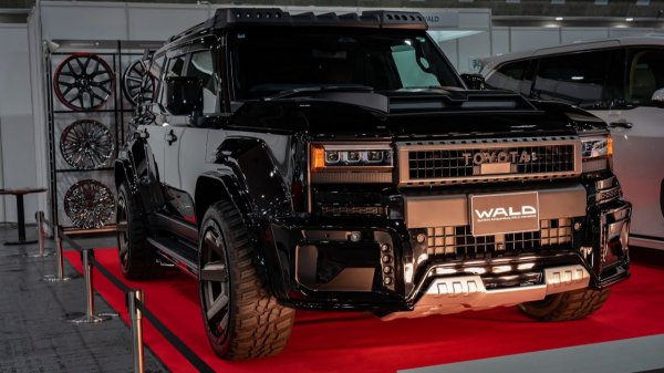 WALD LANDCRUISER 250 BODYKIT DESERT LINE BLACK BISON EDITION