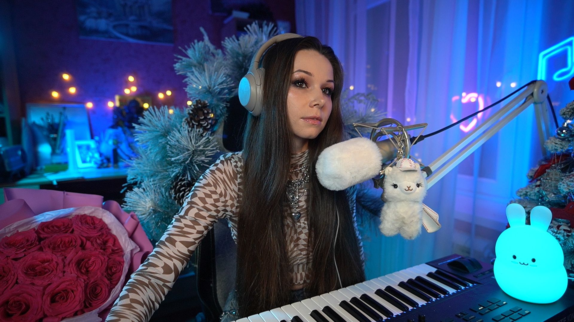 🎹 Беседуем и поём под фортепиано 🎹 | #ламповыйстрим #девушкастримит #пианино смотреть онлайн