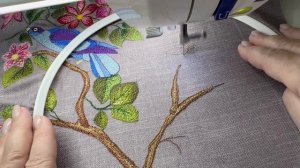 Строчевая гладь Птичка в цветах #вышивкагладью