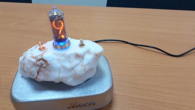 Одноламповые часы "Маяк" на ИН 8-2 [Видео к статье] смотреть онлайн