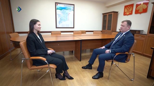 Законы. События. Мнения. 04.12.2025 смотреть онлайн