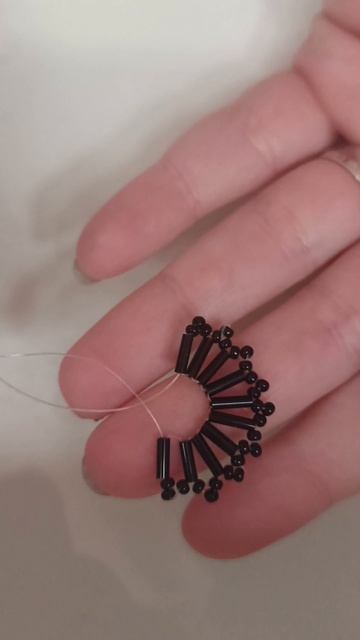 МК трендовые серьги из бисера