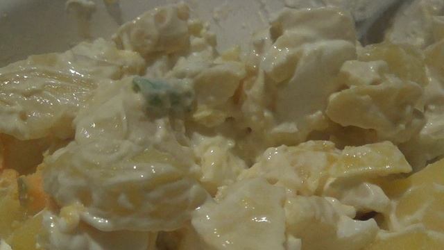 МУКБАНГ овощной салатик ПОДПИШИСЬ смотреть онлайн