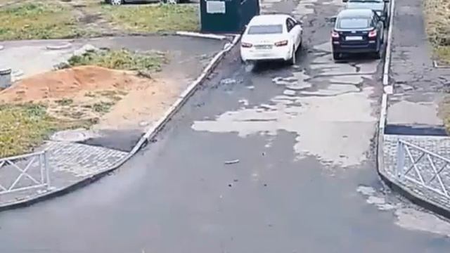 В Ярославле питбайкер скрылся с места ДТП смотреть онлайн