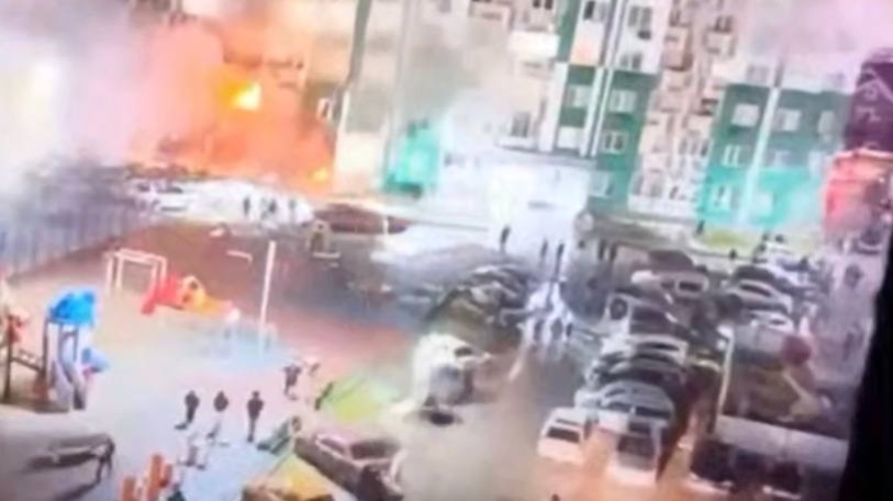 Появились кадры атаки БПЛА на Тверь. Атакован жилой дом. 12.12.2025 смотреть онлайн