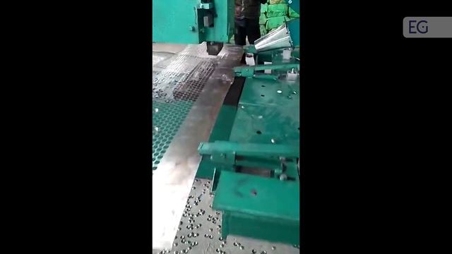 Автоматический пресс для высечки шляпок шиферных гвоздей PA-4 смотреть онлайн