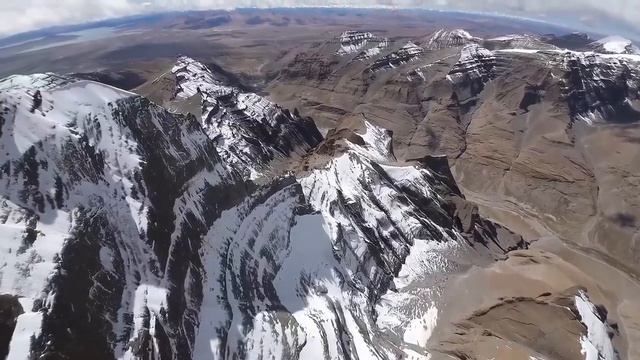 Вершину Кайласа облетел дрон. Невероятное видео. смотреть онлайн
