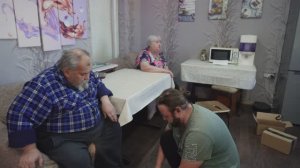 Бедным пенсионерам НА НОВЫЙ ГОД 2026 ПОДАРКИ показываем почему они радуются как дети РАСПАКОВКА