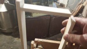 Мини - кондуктор для сколачивания магазинных рамок .