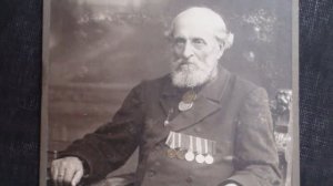 334. Атрибуция фото - Столичный купец с наградами