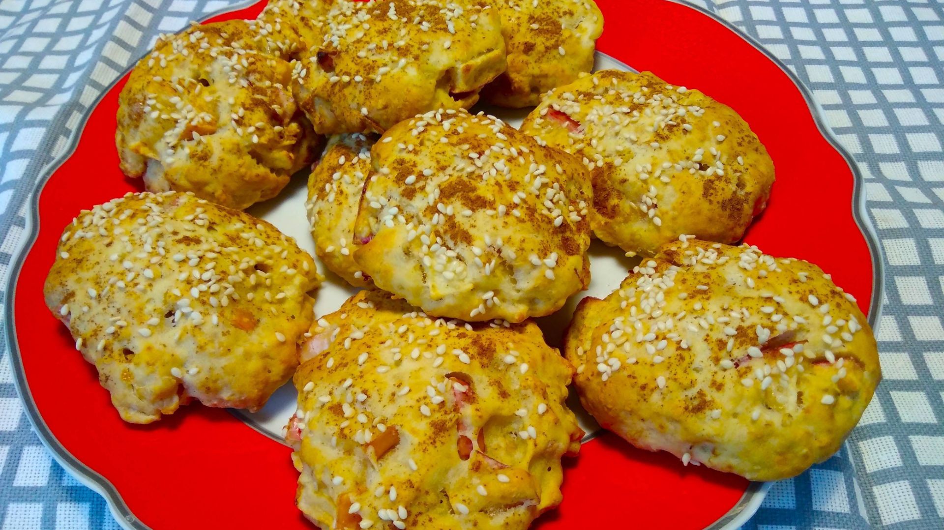 По Сусекам поскребли, печенье с яблоками Испекли..🍎🍏🍎Очень простые продукты.