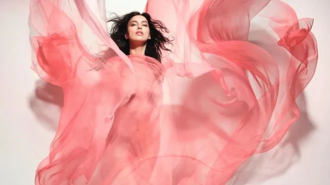 Новые фильмы с Джонни Деппом и Ирина Шейк для культового календаря Pirelli. смотреть онлайн