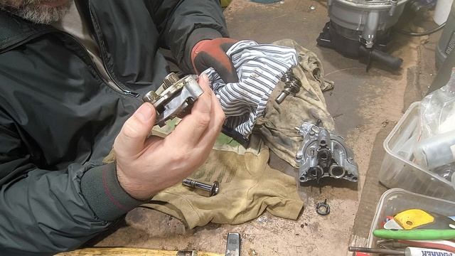 Karcher K 7 Power Control. Отвал всех поршневых пружин.