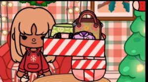 Распаковываем НОВОГОДНИЕ  подарки в тока бока)