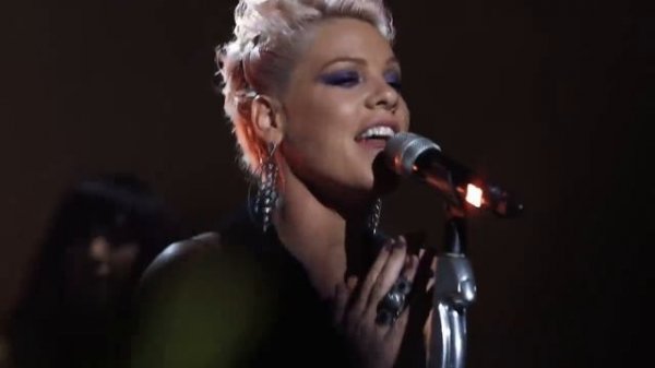 P!NK - Try (The Truth About Love - Live From Los Angeles)