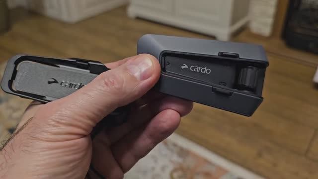 Мотогарнитура CARDO PACKTALK ADGE. Инструкция по установке и снятию смотреть онлайн